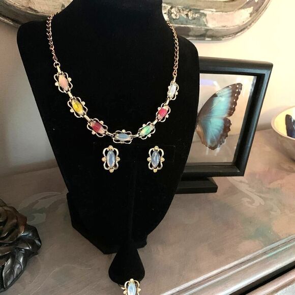 Sarah Coventry 3-PC Jewelry set, Gold tone, Vintage, Stamped - Picture 3 of 9